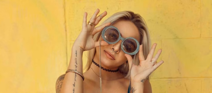 Massive, Dance hits radio show